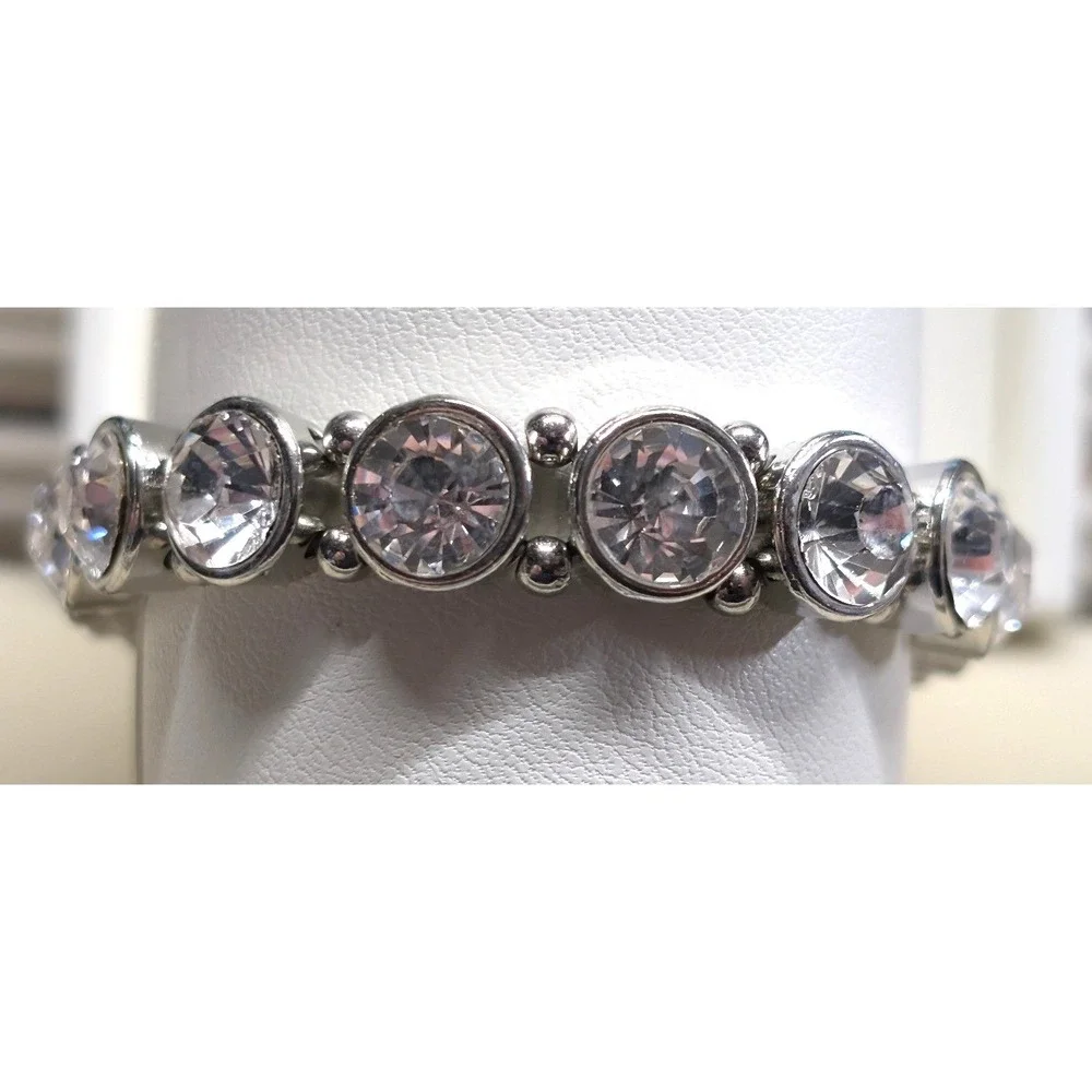 New Clear Crystal Stretch Bracelet SilverTone Rhinestone Bezel Set Round Sparkle
